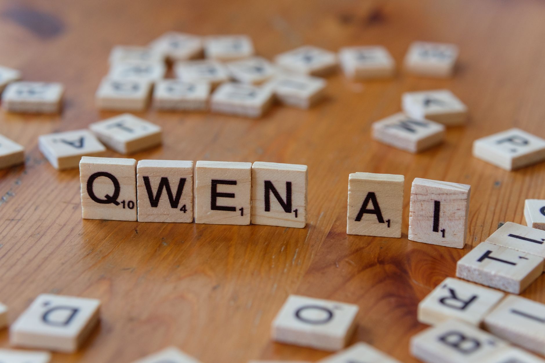 4B 参数跑赢 70B？Qwen3.5 与 Qwen-Drive 极限对比